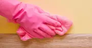 Use Tumble Dryer Sheets to Repel Dust from Skirting Boards for Months