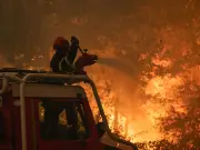 Wildfires Force Hotel Evacuations Near Bordeaux Airport as 220,000 Flee