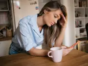 Woman Ditches Bad Date by Pretending to Faint in Genius Escape