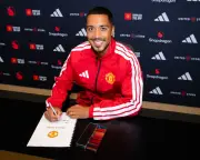 Youri Tielemans Signs for Manchester United from Aston Villa