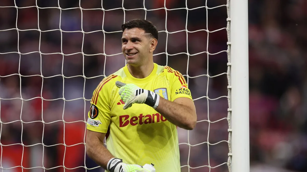 Aston Villa determined to keep Emi Martinez amid Juventus interest