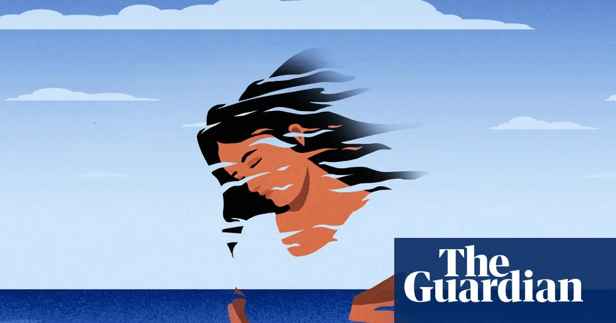 Australia's 'fatphobic' beach culture fuels summer body image struggles