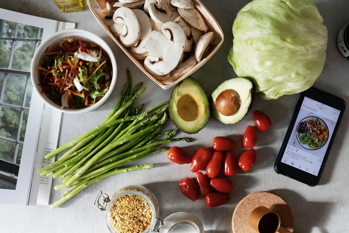 Whole-food diet shift linked to 330-calorie daily reduction