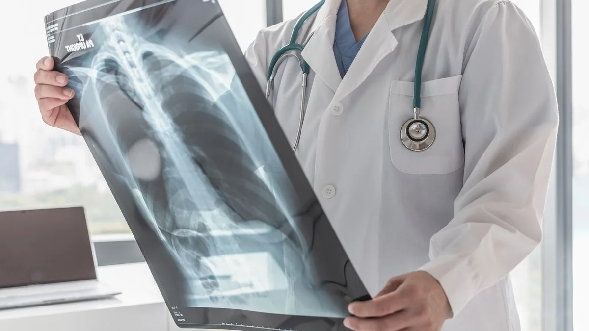 Simple finger test at home may reveal early lung cancer warning signs