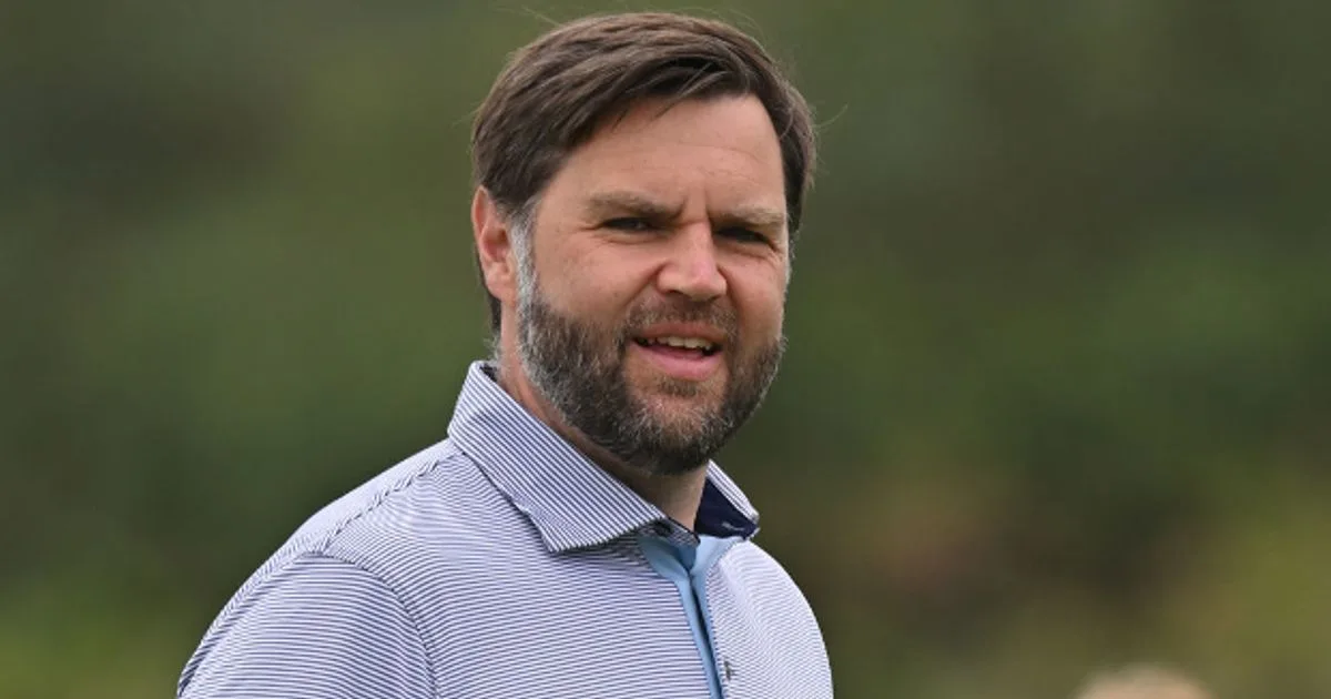 Cotswolds pub staff 'threatened to walk out' over JD Vance visit