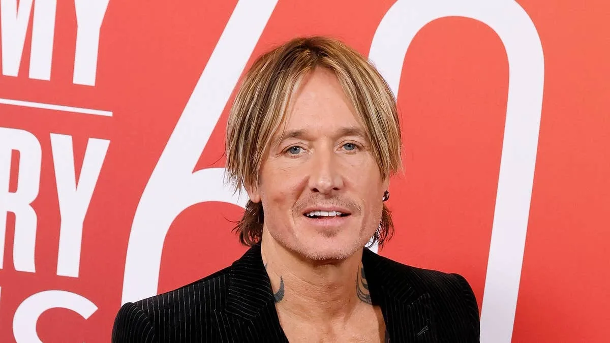 Keith Urban laughs off fan's name amid divorce from Nicole Kidman