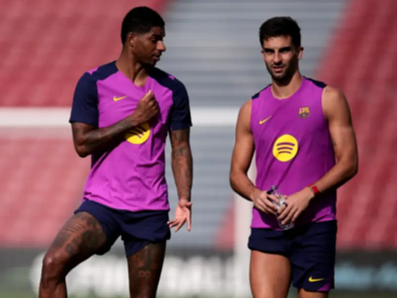 PSG Move for Torres Could Open Door for Rashford's Barcelona Return