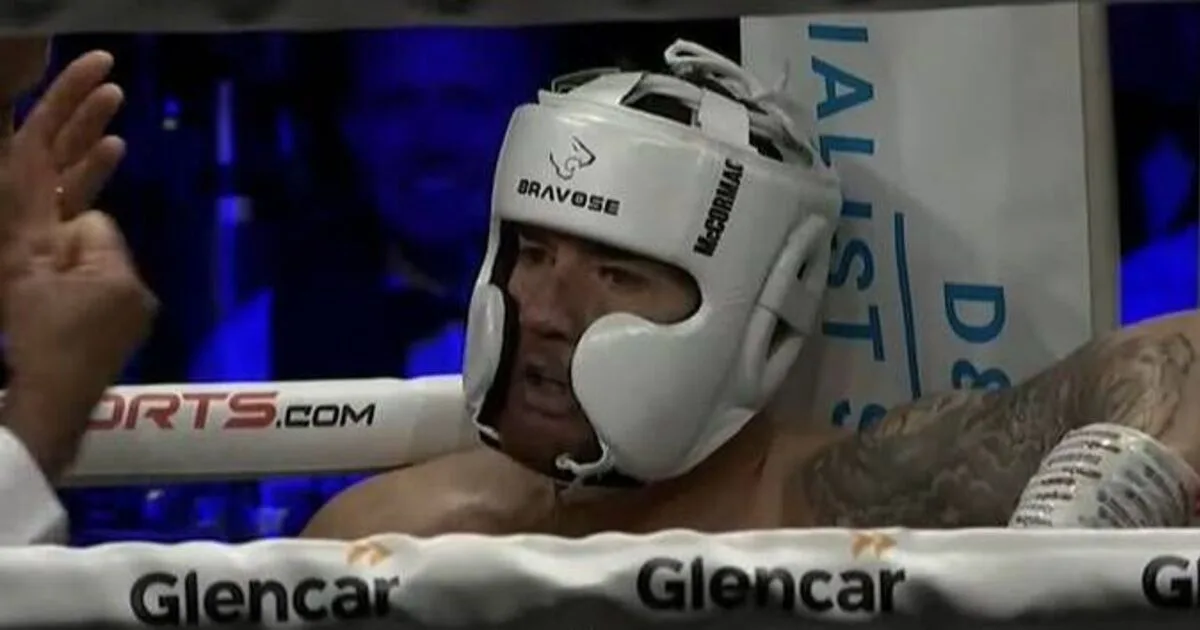 Former Leeds striker Ross McCormack knocked out in first round of boxing debut