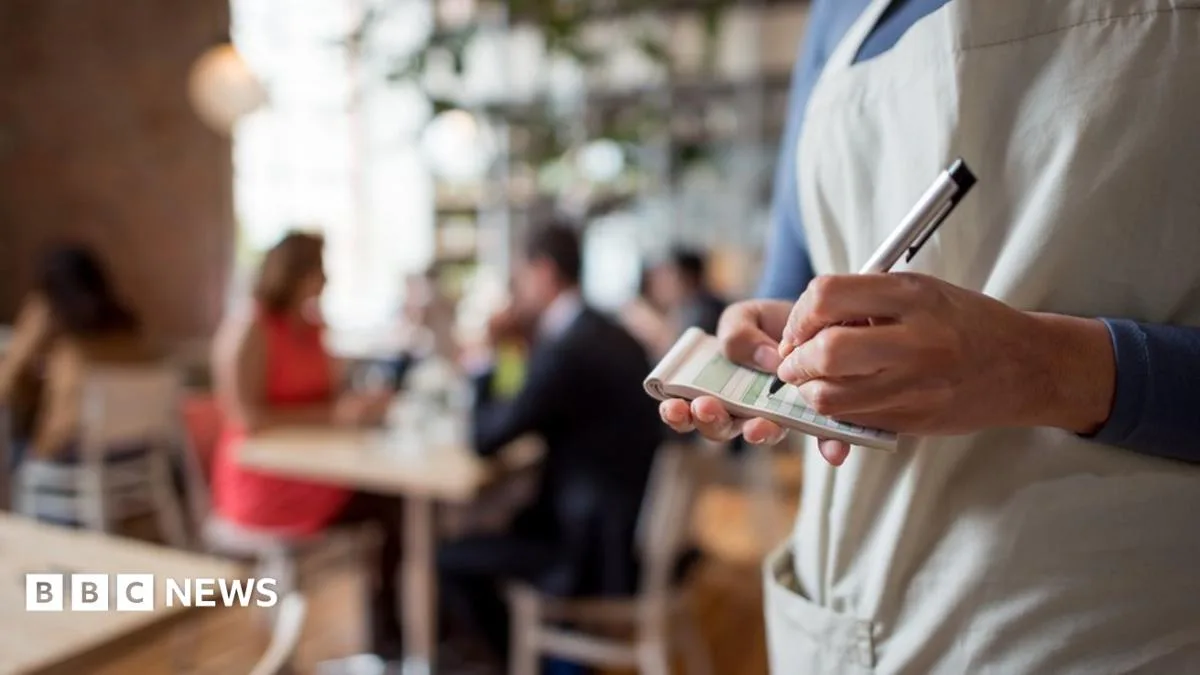 Restaurant staff 'expected to cover bills' after diners walk out