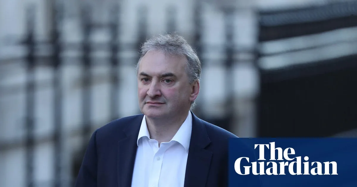 Union chief decries 'political cowardice' over attacks on cabinet secretary