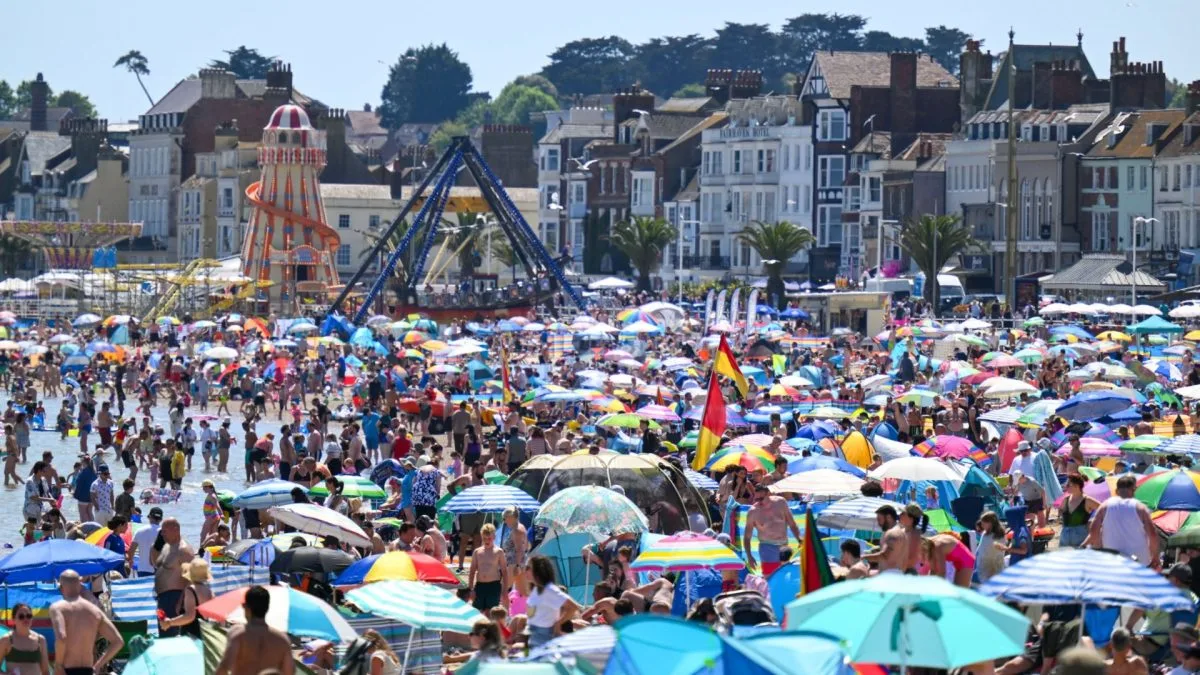 UK heatwave: May temperature record broken for fourth consecutive day
