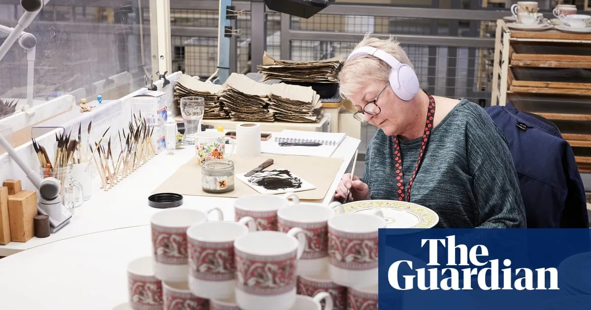 UK economy flatlines in July as manufacturing decline offsets services growth