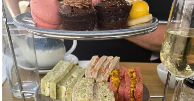 Afternoon tea cruise in London: scones steal the show