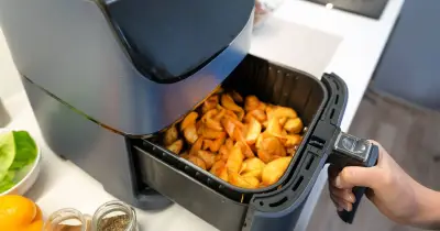 Air fryer grease 'melts away' with no scrubbing by using one common kitchen item