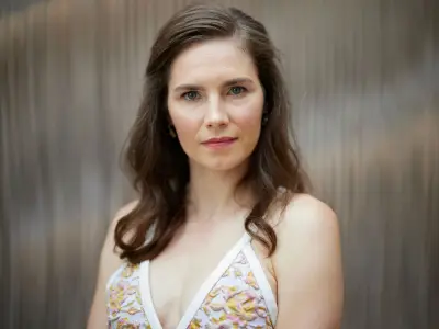 Amanda Knox jokes about crime scene in Edinburgh Fringe show