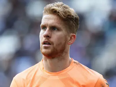Amos admits he stayed at Man United too long