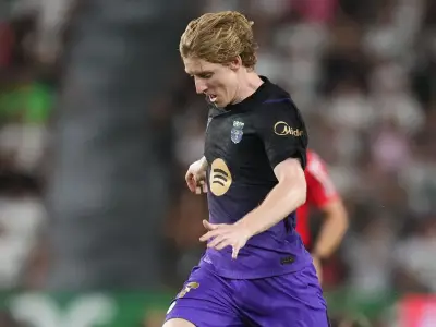 Anthony Gordon wins over Spanish media with Barcelona debut