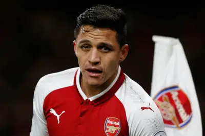 Arsenal's Tzolis shows Alexis Sanchez-like promise