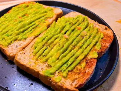 Avocado Toast Upgrade: Add Lemon Juice Before Eating