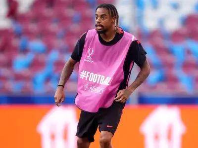 Barcola's Liverpool move questioned by former Arsenal star Sagna