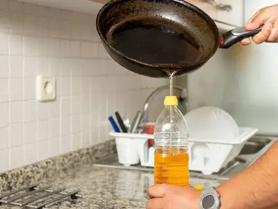 Binman: Used cooking oil belongs in general waste, not food bin