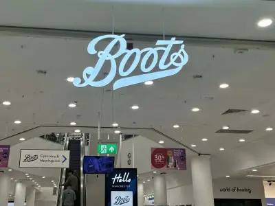 Boots shoppers race to buy £45 No7 make-up gift reduced to £10