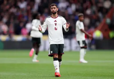 Bruno Fernandes: Hull caught Man United out with surprise formation