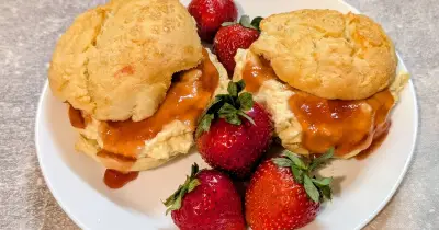 Chef's £1 Lemonade Trick Makes Fluffiest Scones Ever