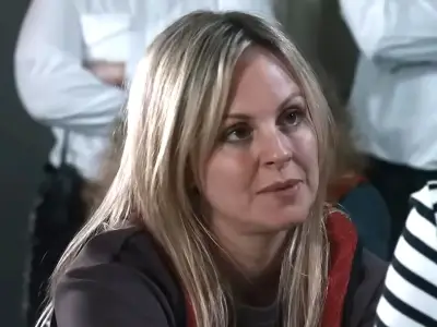 Coronation Street fans demand Lou return as Sarah faces prison horror
