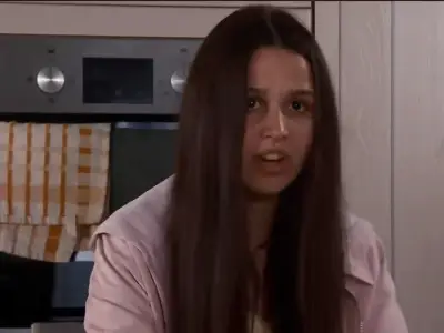 Coronation Street fans fear Sally as they rumble Lucy secret