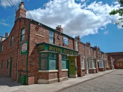 Coronation Street fans furious as soap confirms schedule change