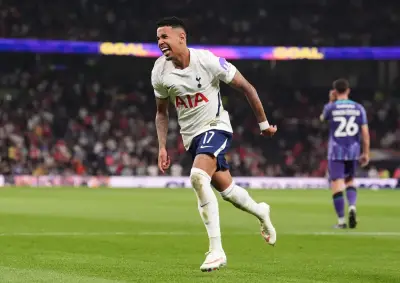 De Zerbi hails Savio's 'perfect' Tottenham debut amid Moore loan talk