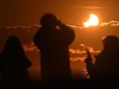 Doctor shares smartphone hack for safely viewing solar eclipse
