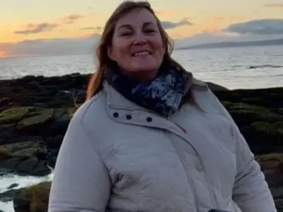 East Kilbride woman loses over 6st after knee surgery scare