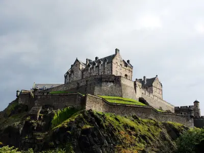 Edinburgh Twinned with San Diego, Gets Statue of 'Bum' the Dog