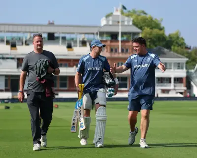 England recover from latest self-own as Pakistan yearn for Lord's revival