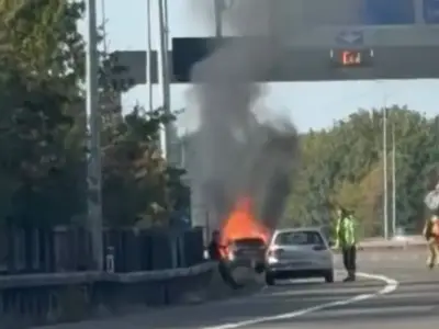 Fire crews rush to M60 after car bursts into flames in Trafford