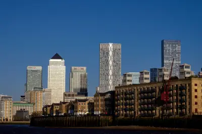 FTSE 100 falls despite WPP and Diageo gains