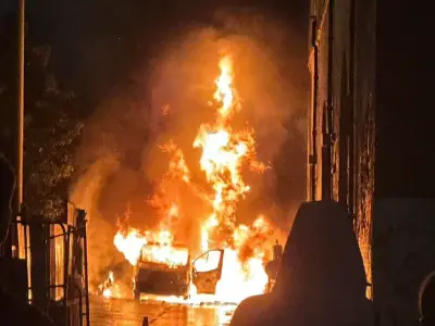 Glasgow van fire near M8 sparks 'explosion' reports