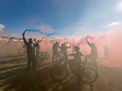 Huge Crowds Gather to Commemorate Joyrider