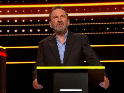Lee Mack 'disgusted' by contestant's eyelash collection on 1% Club