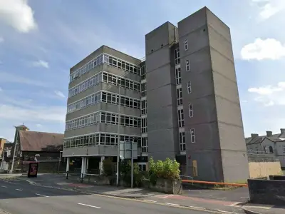 Llanelli office block to become flats with rooftop garden