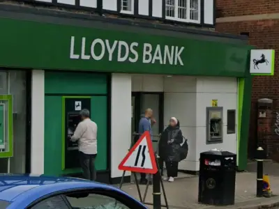 Lloyds Bank clarifies password rules after customer query