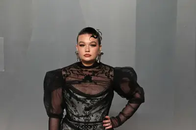 Lola Young surprises Reading festival with secret Grid stage set