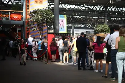 Londoners queue for hours for solar eclipse glasses