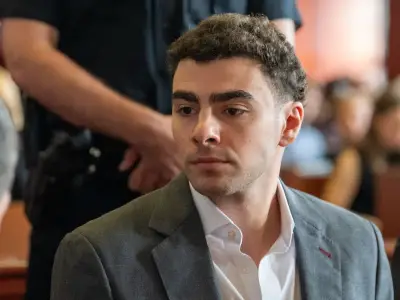 Luigi Mangione pleads guilty over healthcare boss shooting in deal