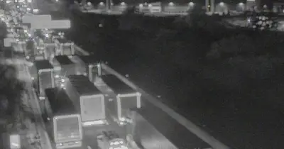 M1 shut after serious lorry crash in Northamptonshire