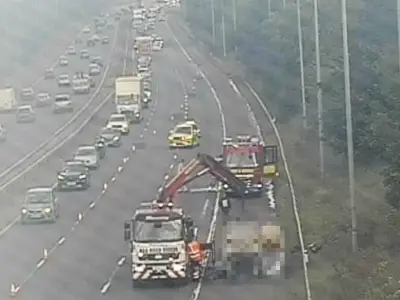 M6 fire causes 50-minute queues near Leyland and Standish