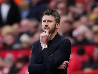 Man United set for complicated Lewis Hall transfer talks