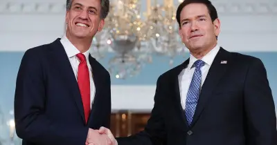Miliband dodges Trump 'racist' question in Washington